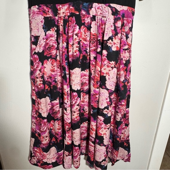 Torrid Black Floral Knit-To-Woven Dress Size 1x - Picture 6 of 15